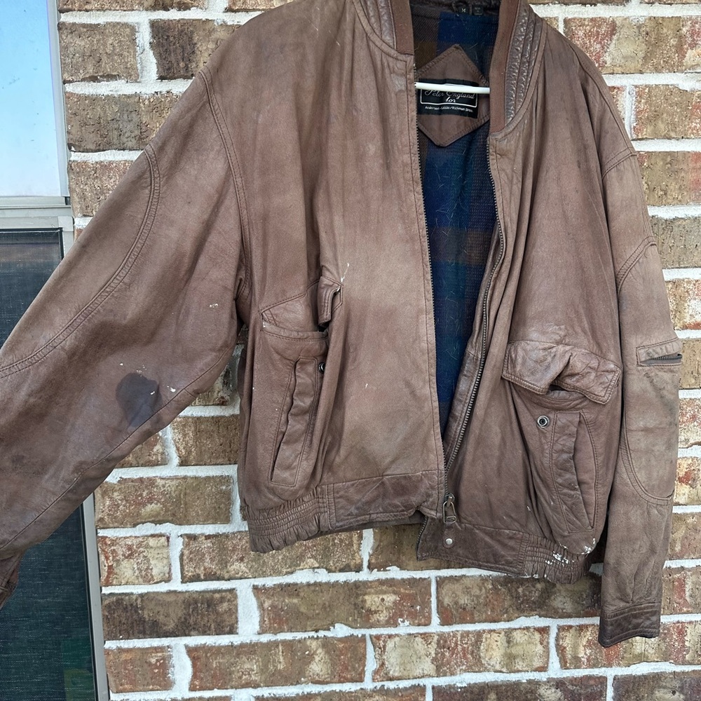 Vintage 80s leather bomber jacket